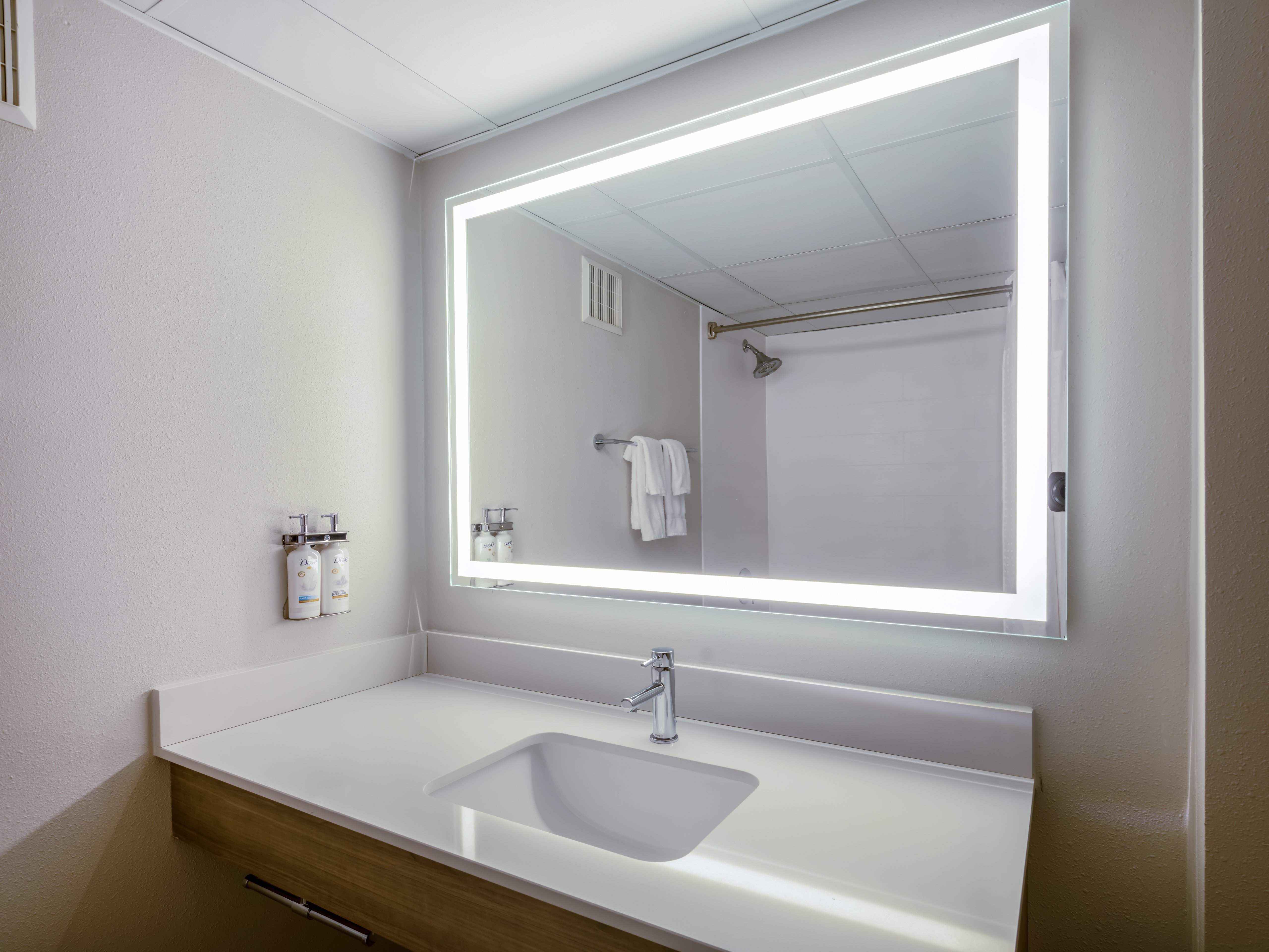 holiday inn express and suites greensboro i 40 wendover by ihg