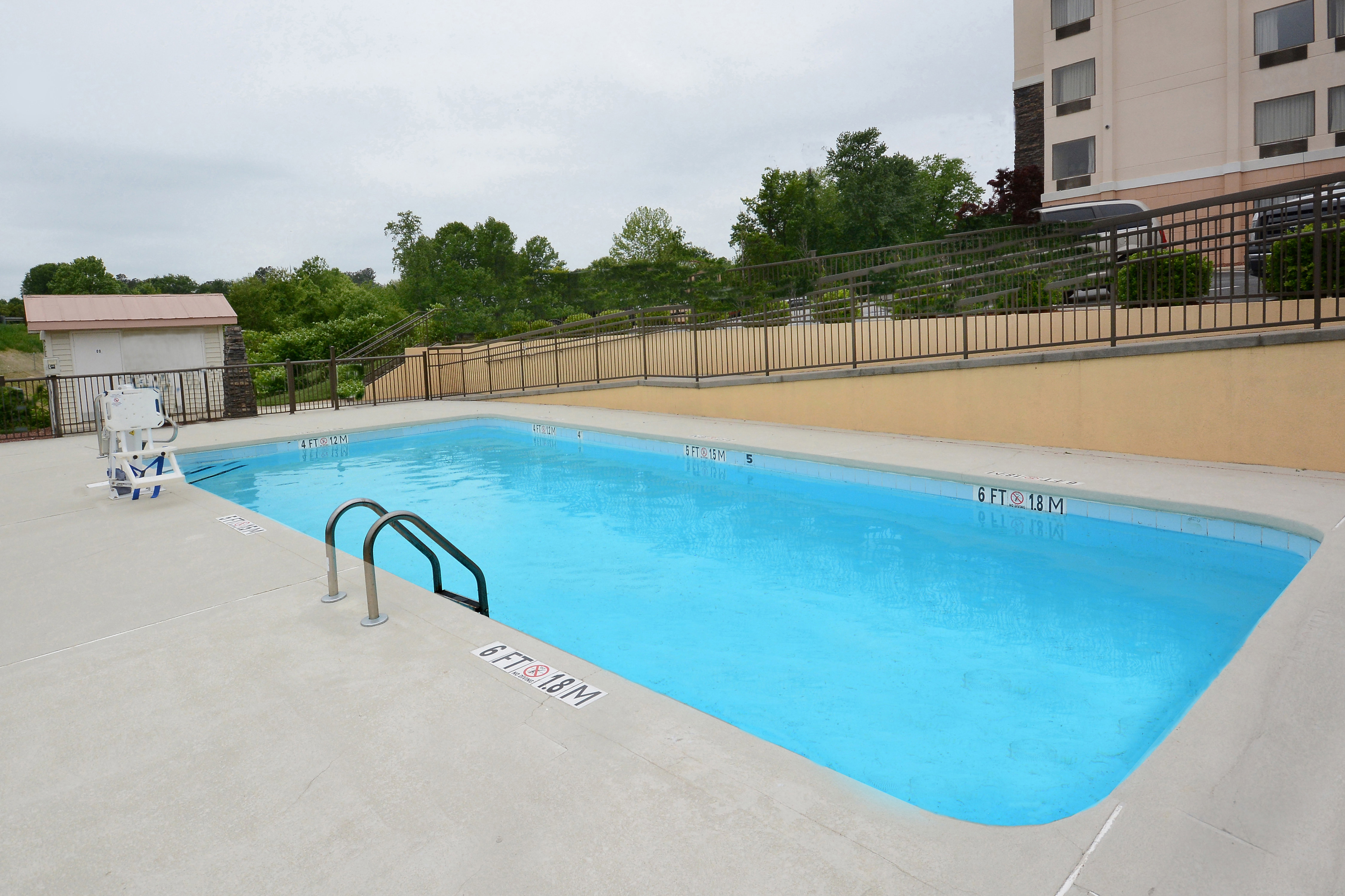 holiday inn express and suites greensboro i 40 wendover by ihg