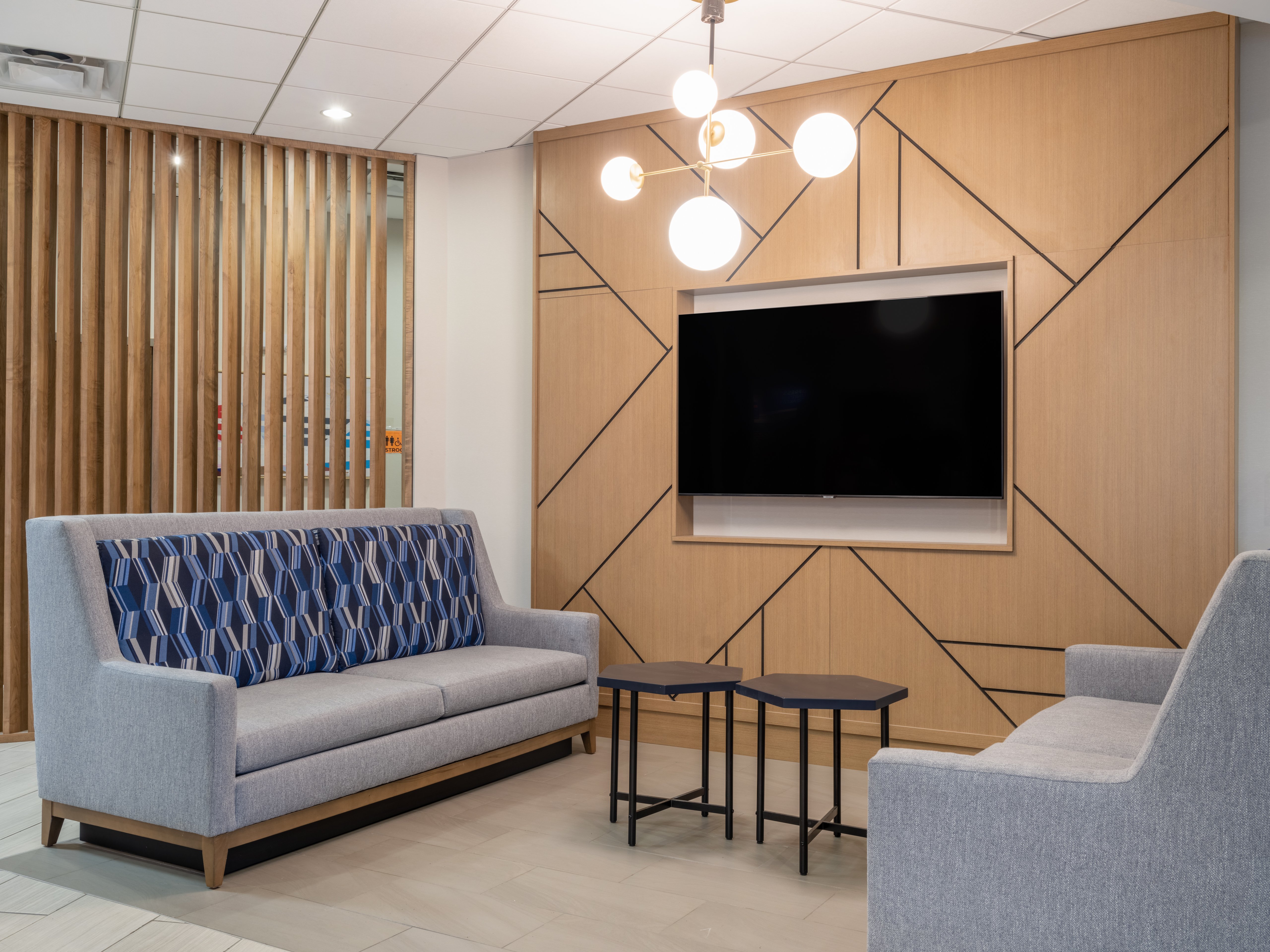 holiday inn express and suites greensboro i 40 wendover by ihg