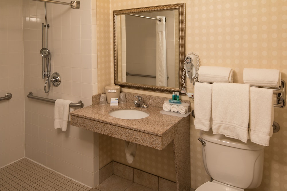 holiday inn express and suites greensboro i 40 wendover by ihg