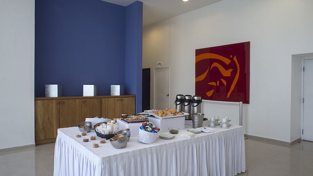 holiday inn express guadalajara iteso by ihg