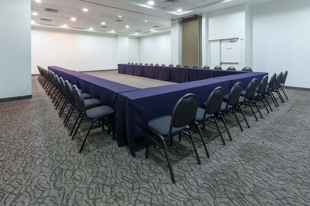 holiday inn express guadalajara iteso by ihg