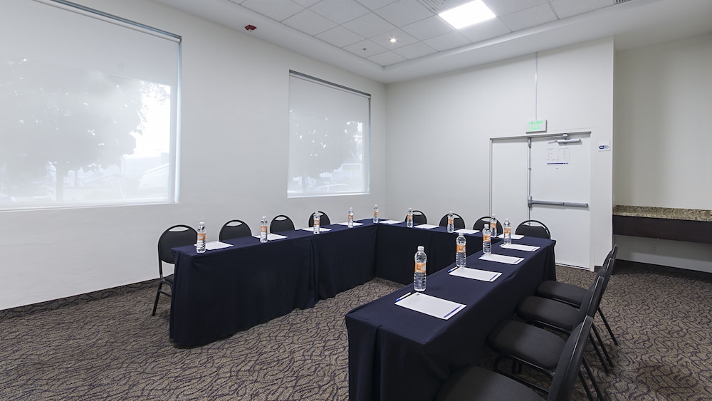 holiday inn express guadalajara iteso by ihg