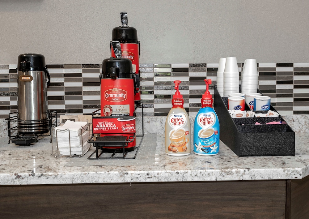 red roof inn gulfport biloxi airport