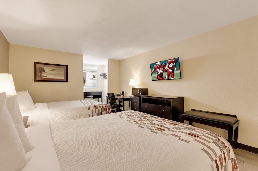 red roof inn gulfport biloxi airport