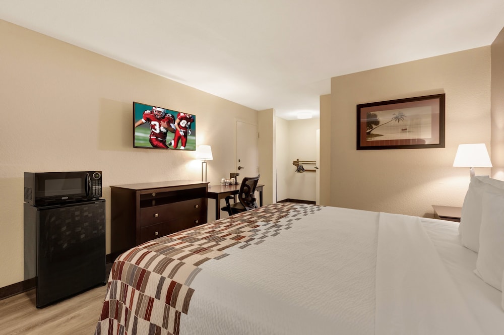 red roof inn gulfport biloxi airport