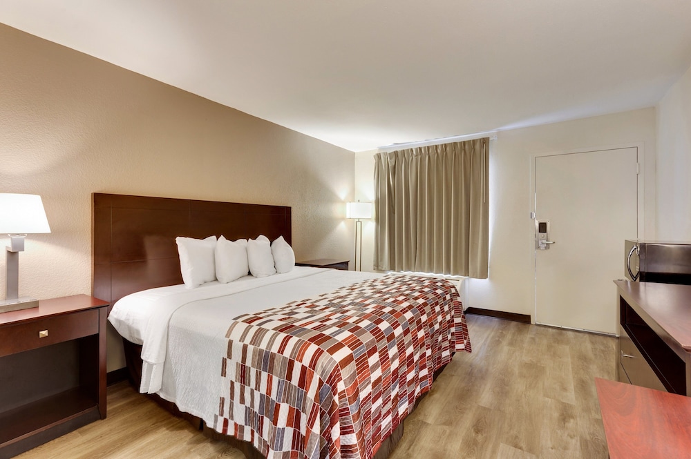 red roof inn gulfport biloxi airport