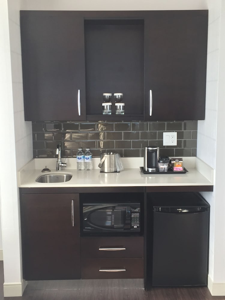 the hollis halifax a doubletree suites by hilton hotel