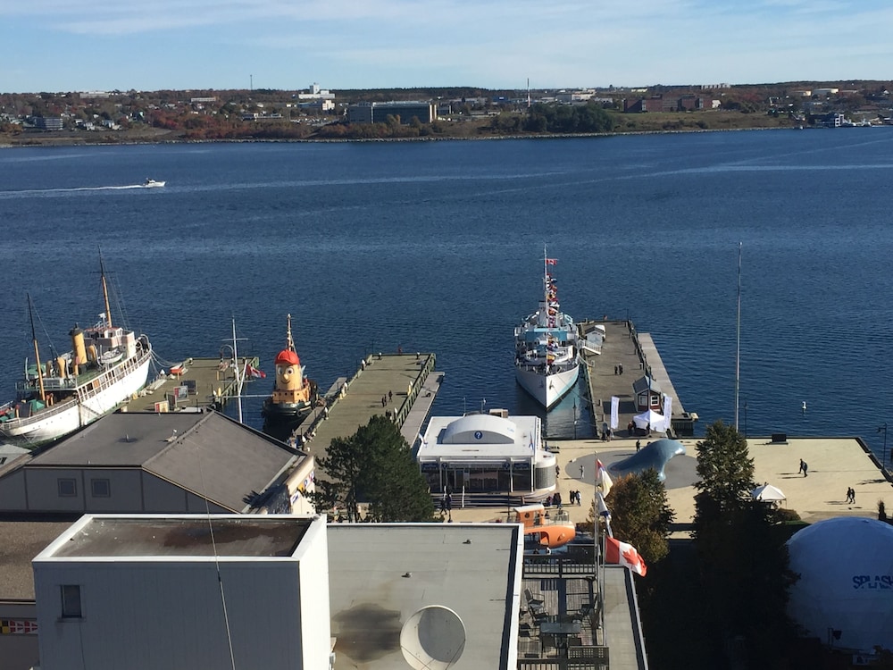 the hollis halifax a doubletree suites by hilton hotel
