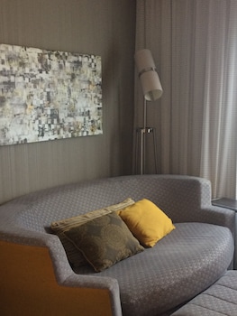 courtyard by marriott hamilton