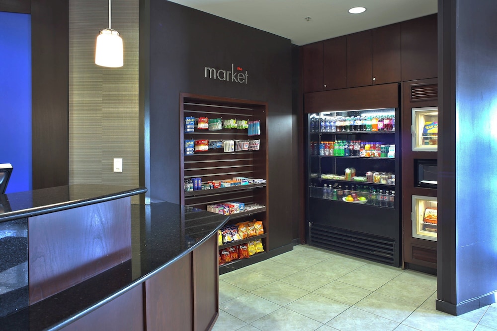 courtyard by marriott hamilton