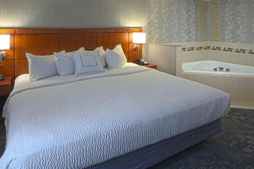 courtyard by marriott hamilton