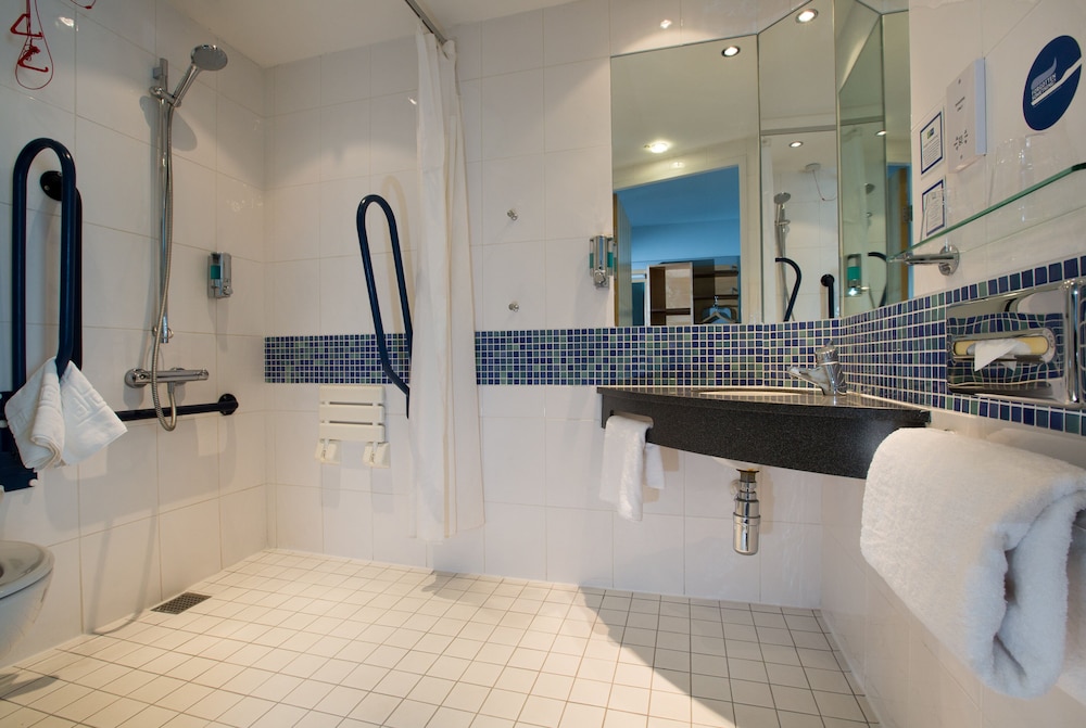 holiday inn express hamilton by ihg