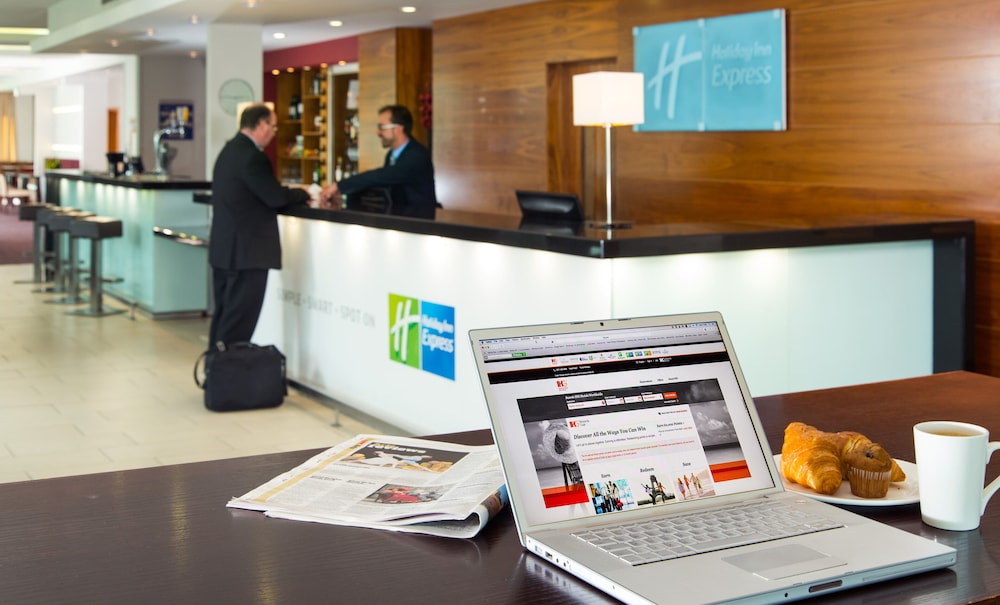 holiday inn express hamilton by ihg