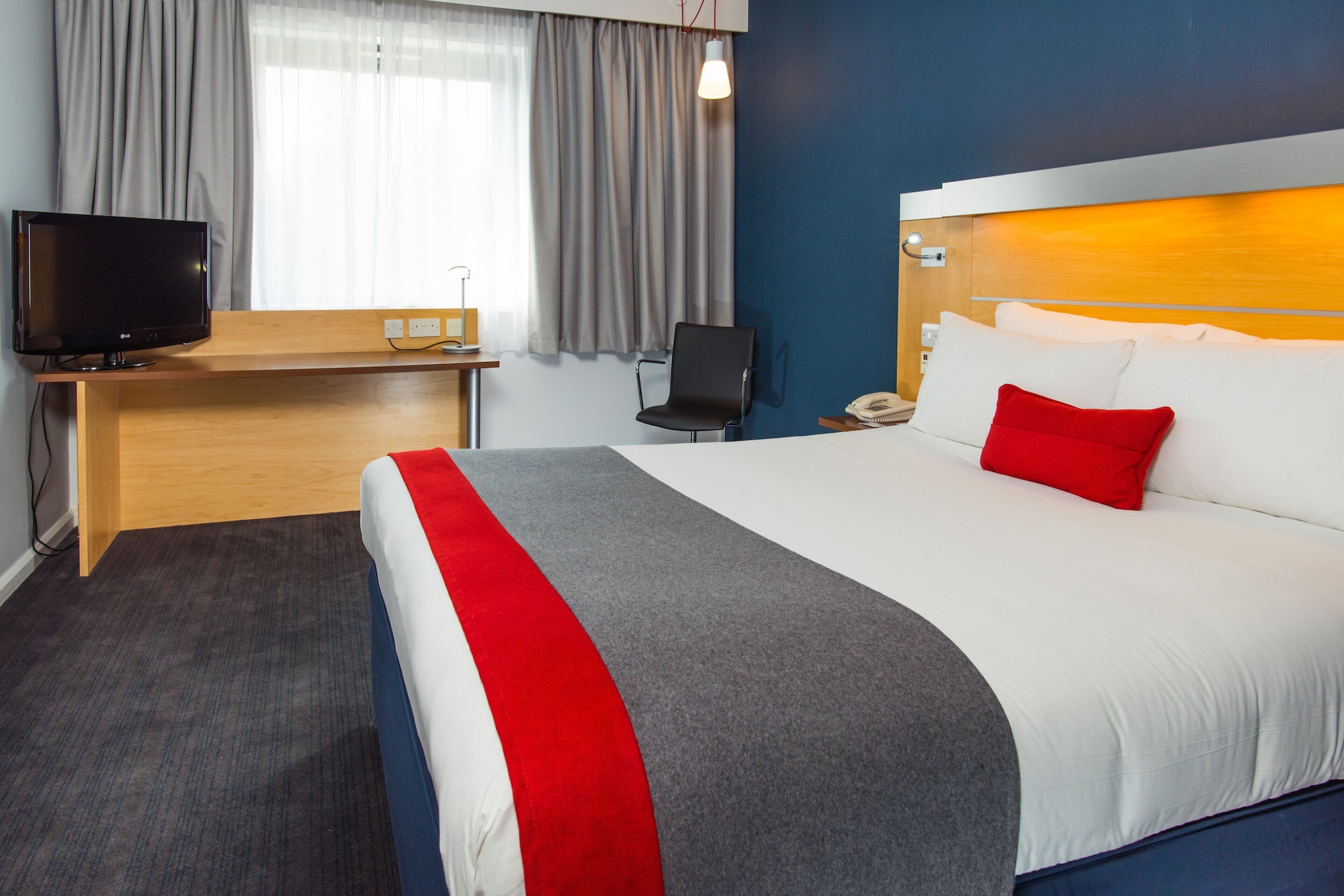 holiday inn express hamilton by ihg