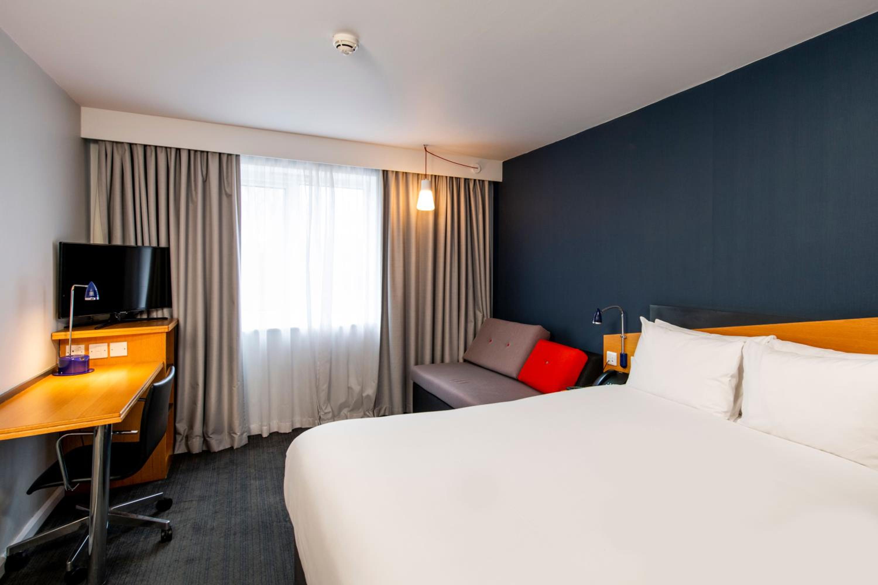 holiday inn express hamilton by ihg