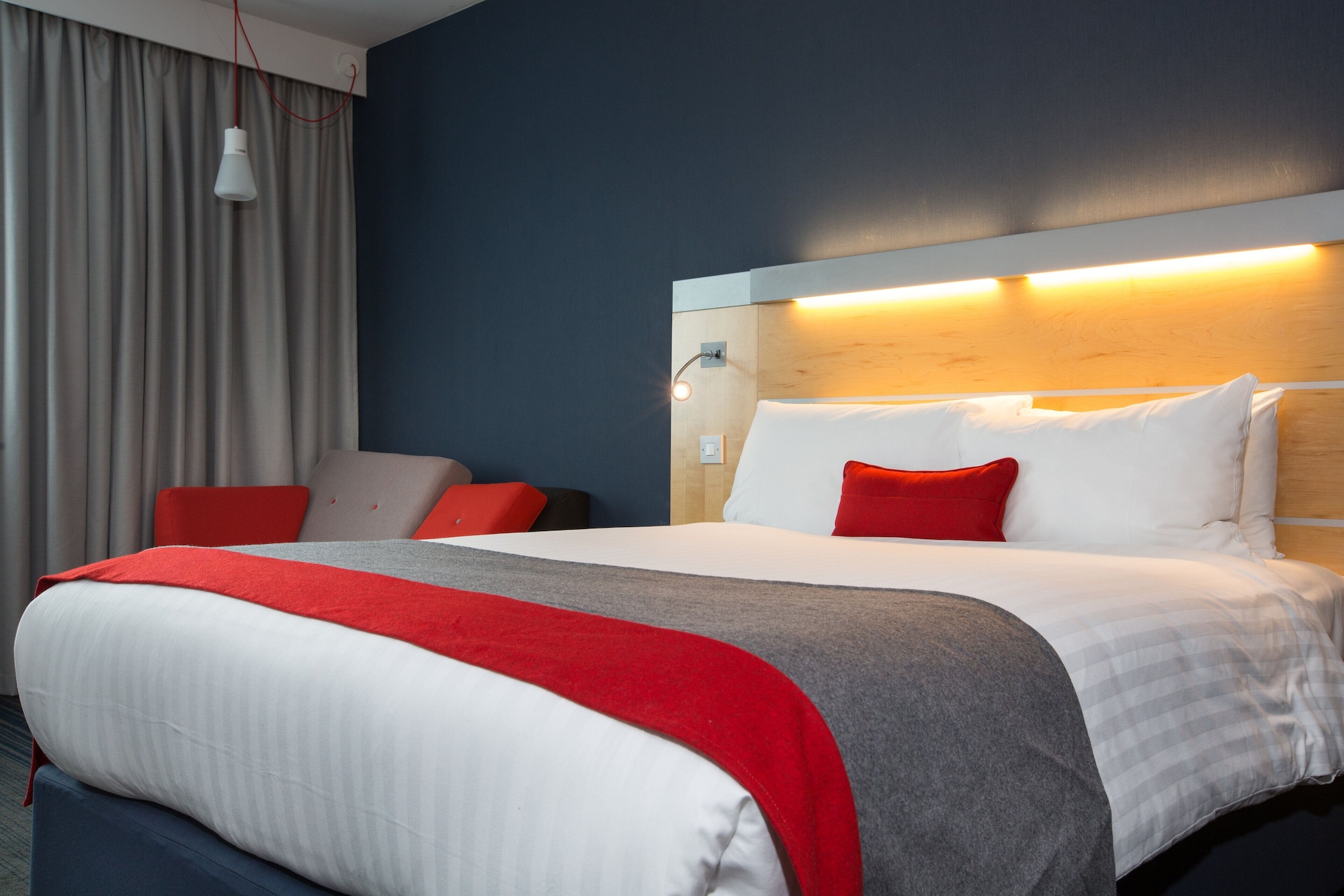 holiday inn express hamilton by ihg