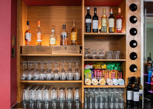 holiday inn express hamilton by ihg