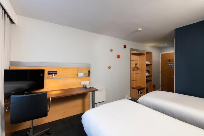 holiday inn express hamilton by ihg