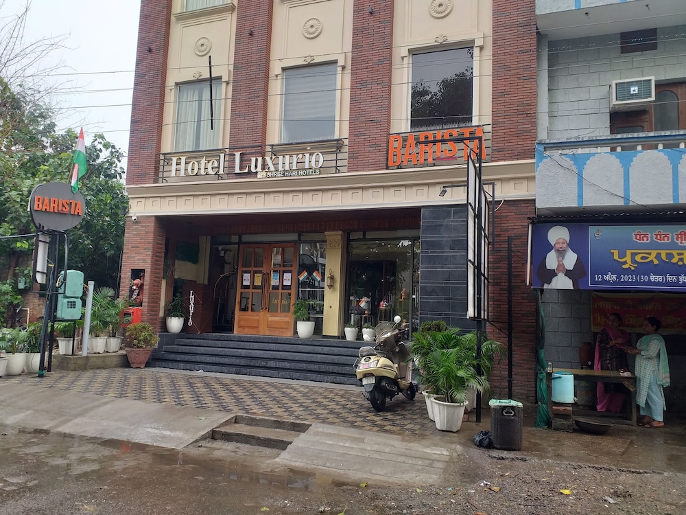 hotel luxurio by shree hari hotels