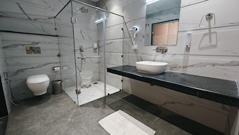 hotel luxurio by shree hari hotels