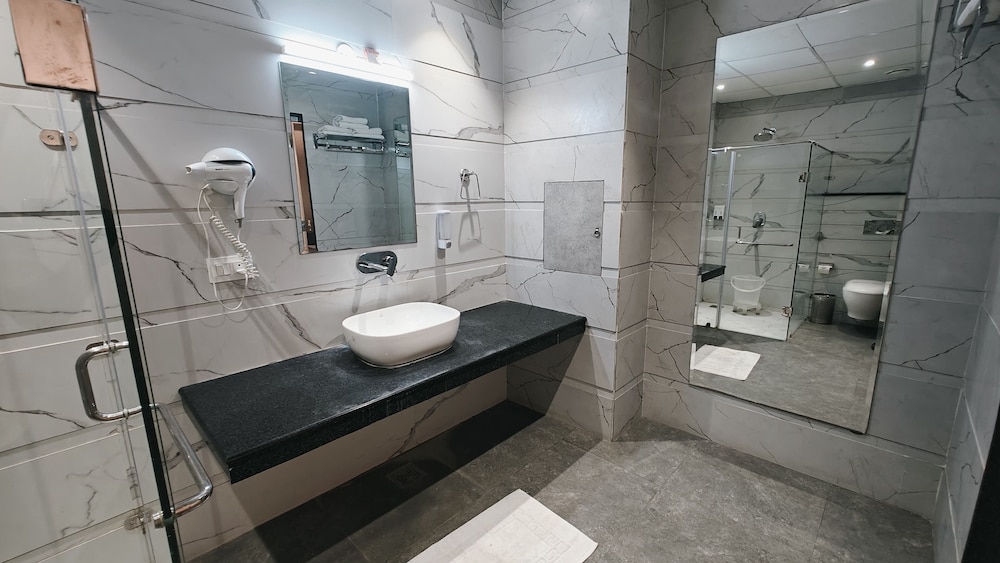hotel luxurio by shree hari hotels
