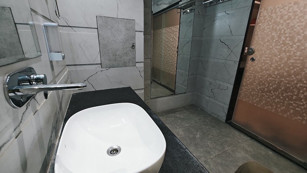 hotel luxurio by shree hari hotels