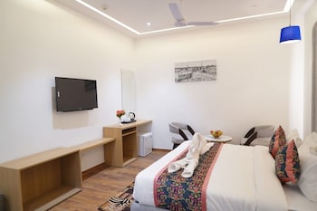 hotel luxurio by shree hari hotels