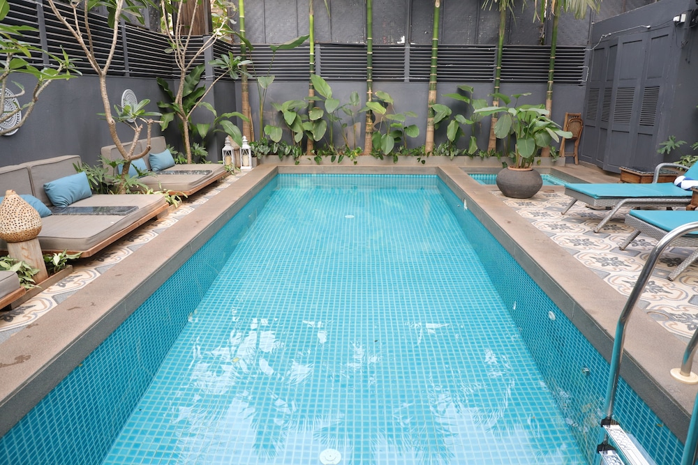 red thread calangute