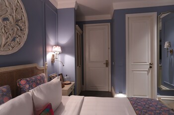 red thread calangute