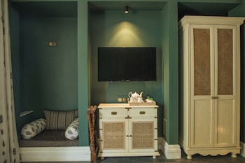 red thread calangute