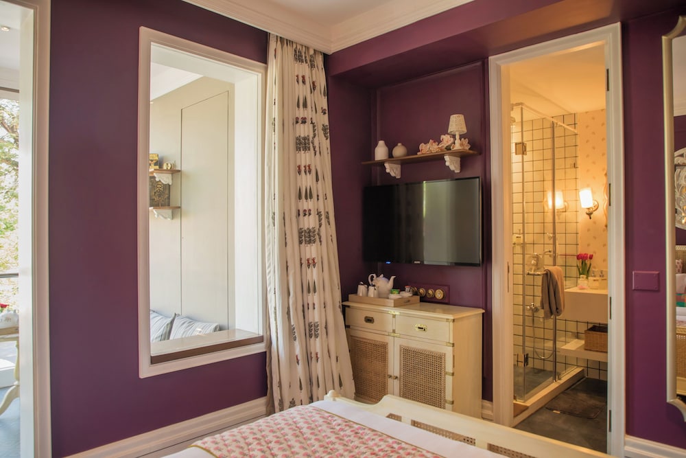 red thread calangute