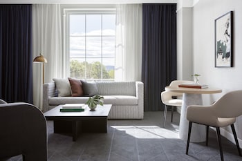 kimpton the forum hotel