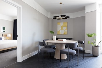 kimpton the forum hotel