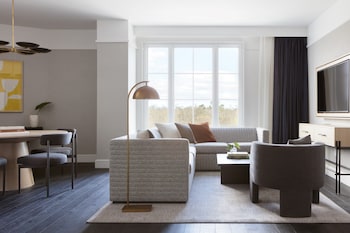 kimpton the forum hotel