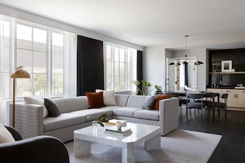 kimpton the forum hotel