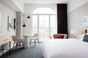 kimpton the forum hotel