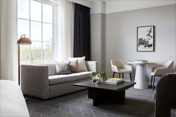 kimpton the forum hotel