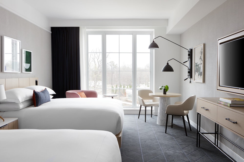 kimpton the forum hotel