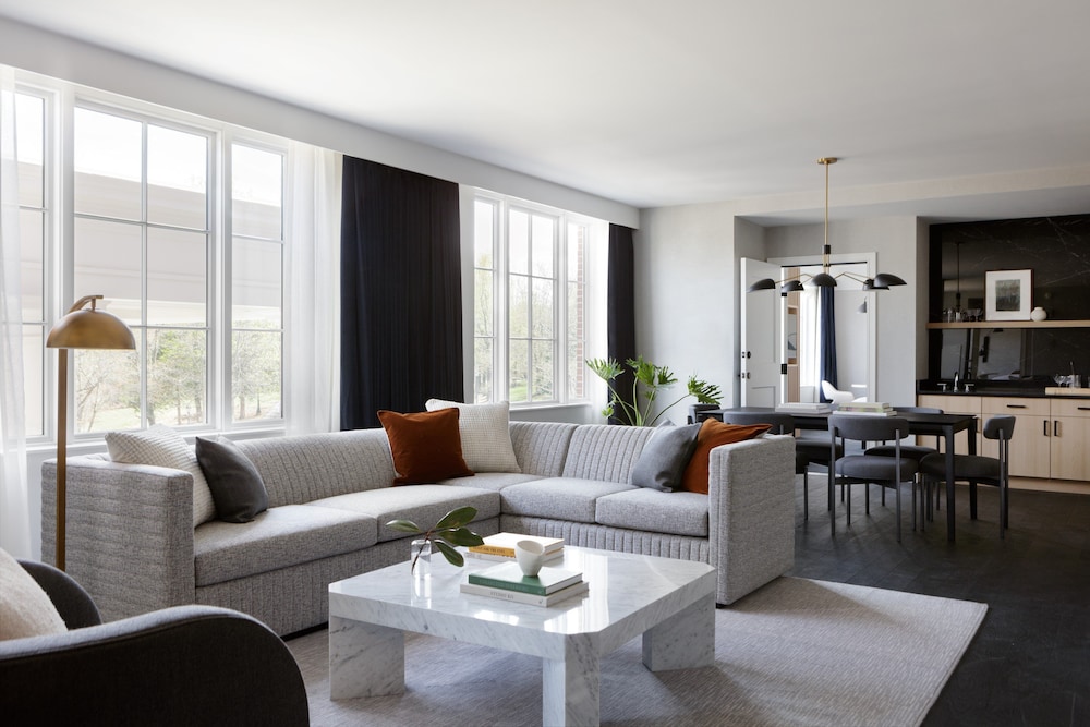 kimpton the forum hotel