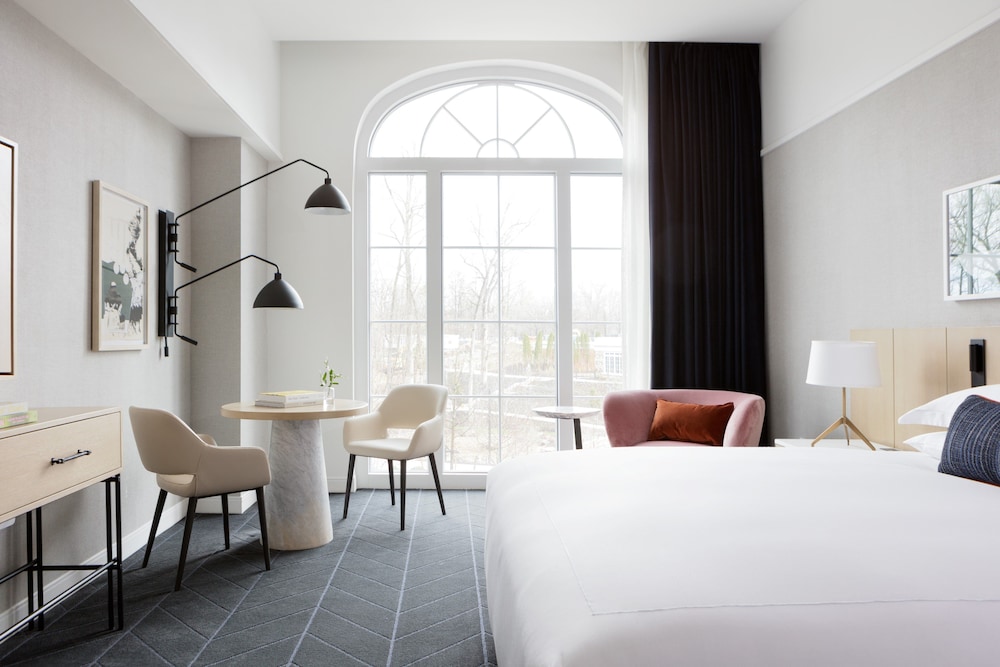 kimpton the forum hotel