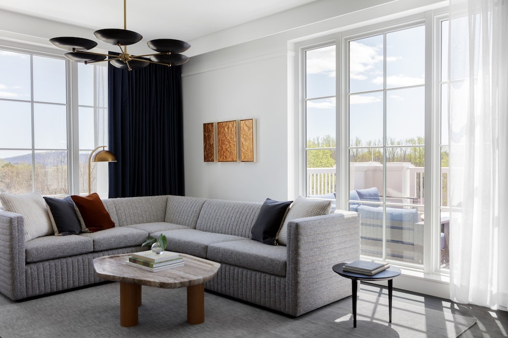 kimpton the forum hotel