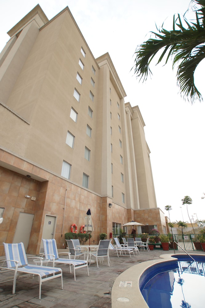 hampton inn by hilton tampico aeropuerto