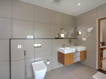 sprise munnar resort and spa