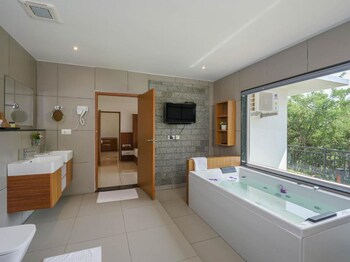 sprise munnar resort and spa