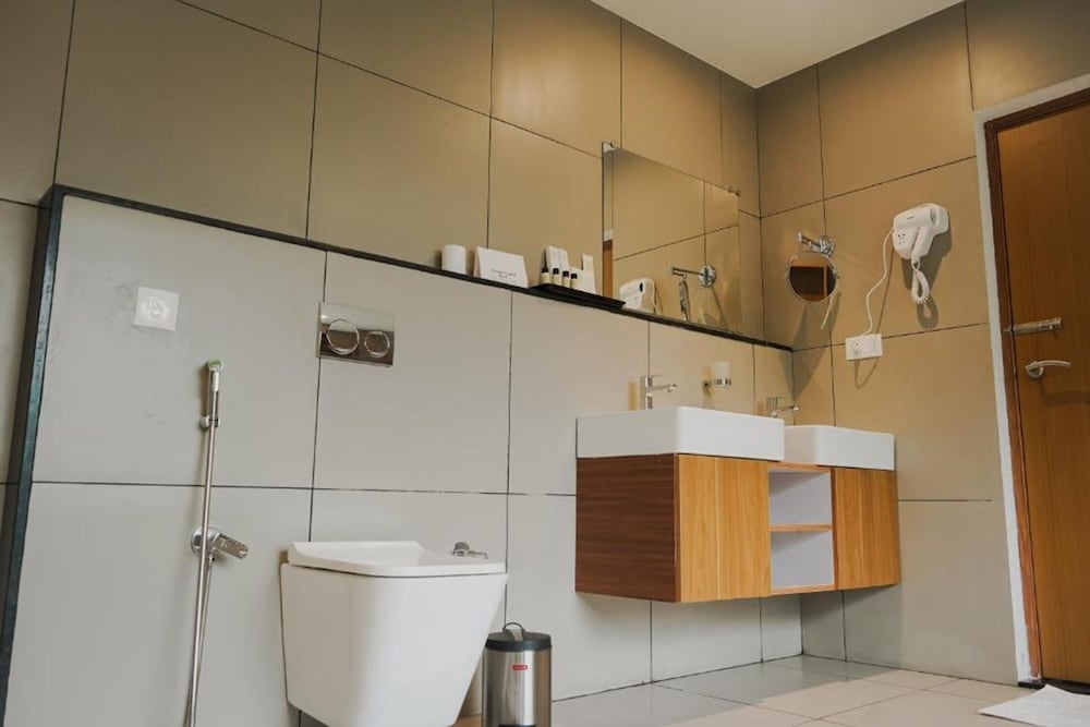 sprise munnar resort and spa