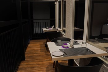 sprise munnar resort and spa