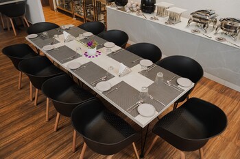 sprise munnar resort and spa