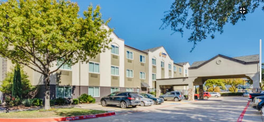 comfort suites the colony plano west