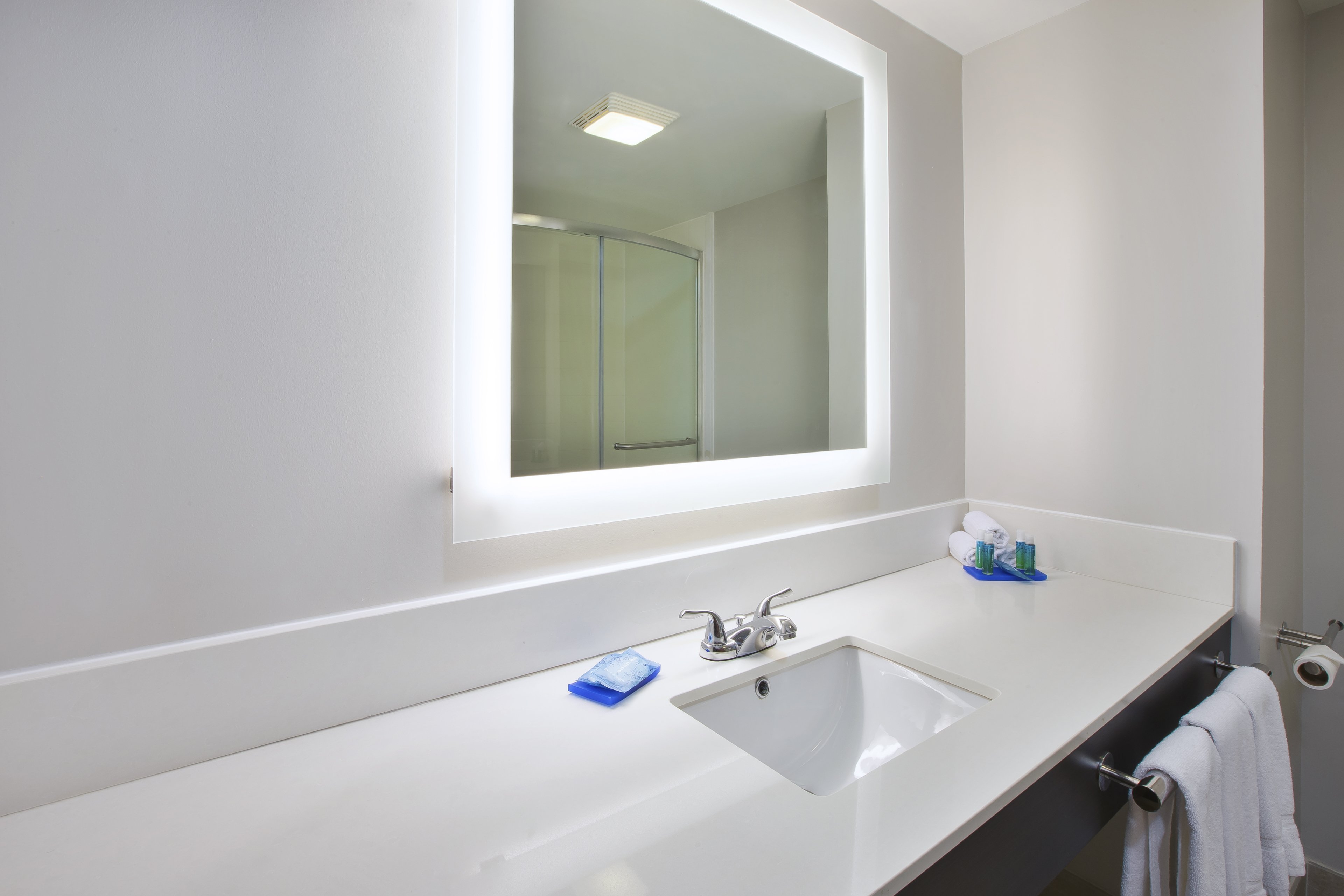 holiday inn express tiffin by ihg